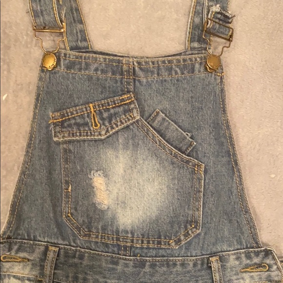 Distressed short overalls - Picture 2 of 5